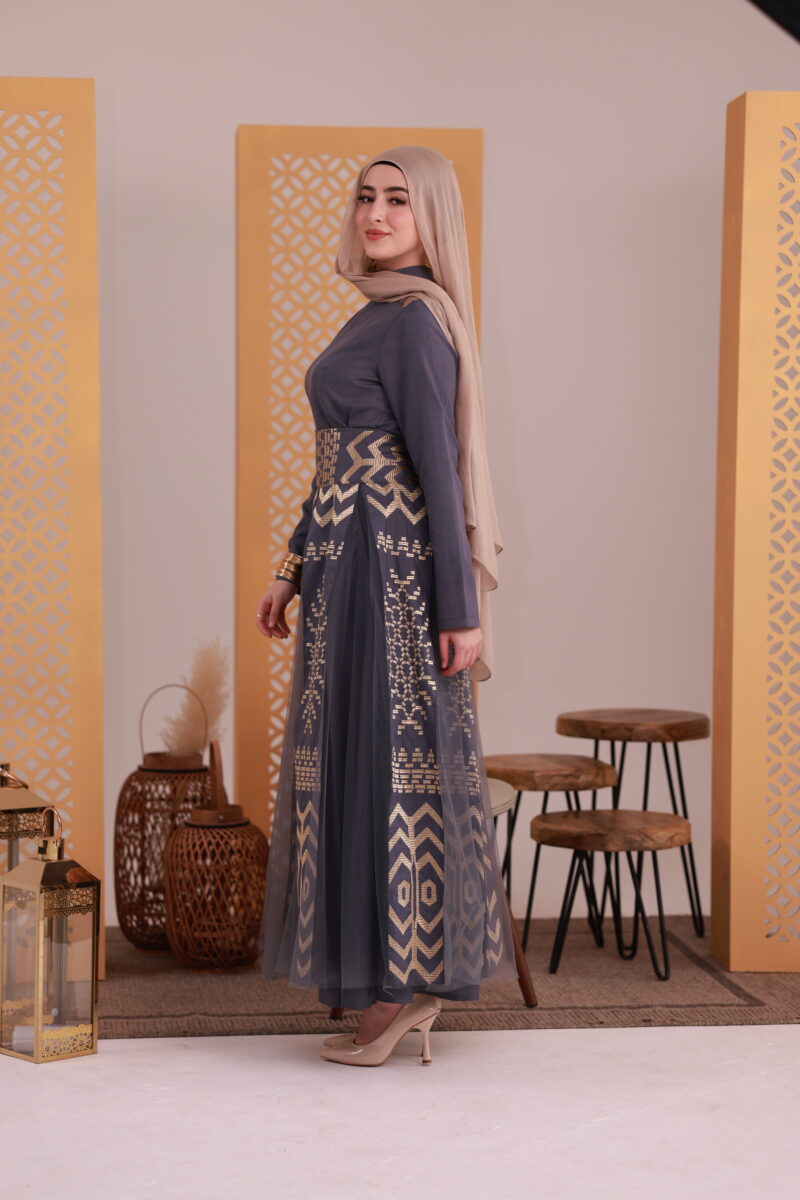 ⁦فستان ساره- رمادي⁩ - الصورة ⁦2⁩